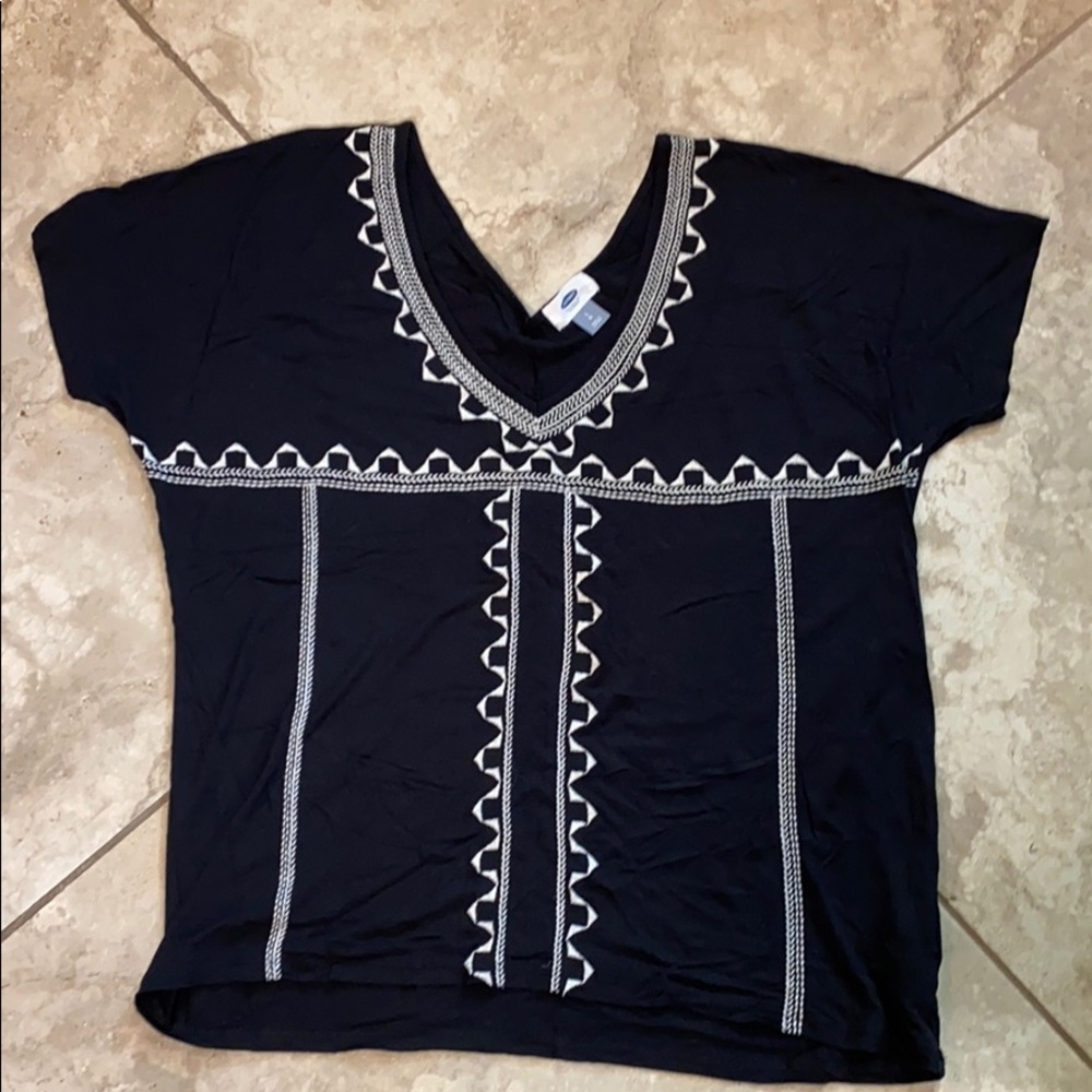 LAST CHANCE Old Navy Embroidered tee